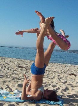 海边上的杂技体操表演(4)