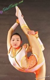 蒙古女孩的经典柔术表演